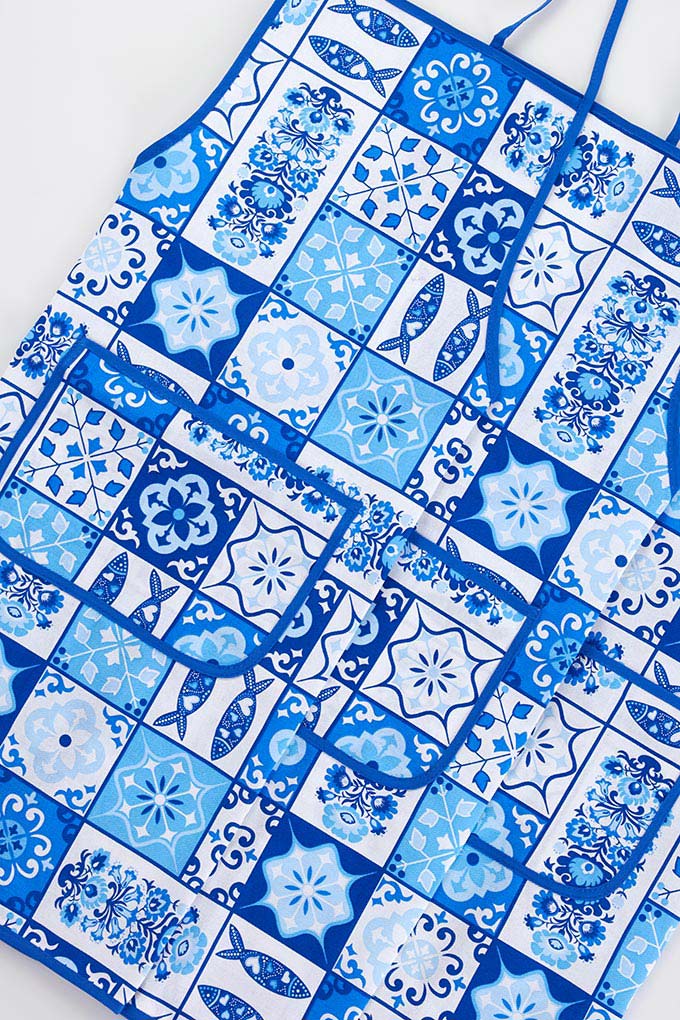 Blue Tiles Traditional Kitchen Aprons
