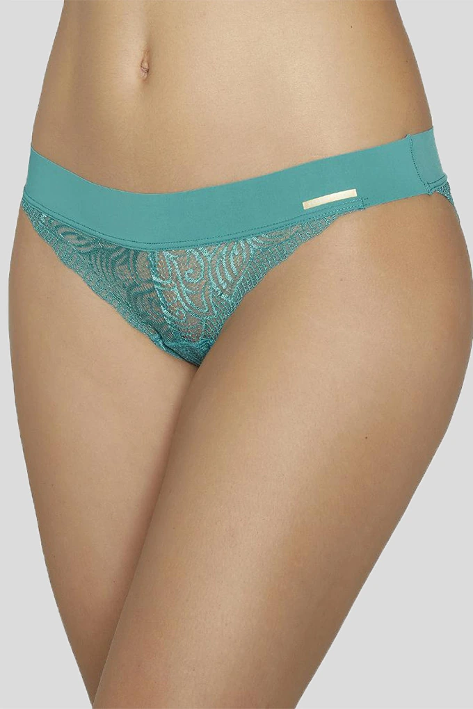 19214 Woman Laced Mini Bikini Knickers