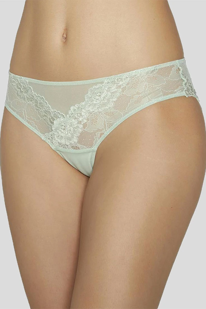 19223 Woman Laced Mini Bikini Knickers