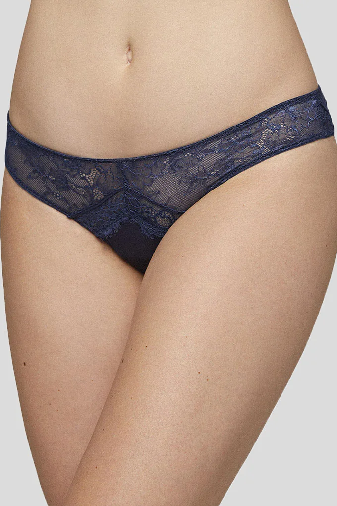19262 Woman Laced Bikini Knickers