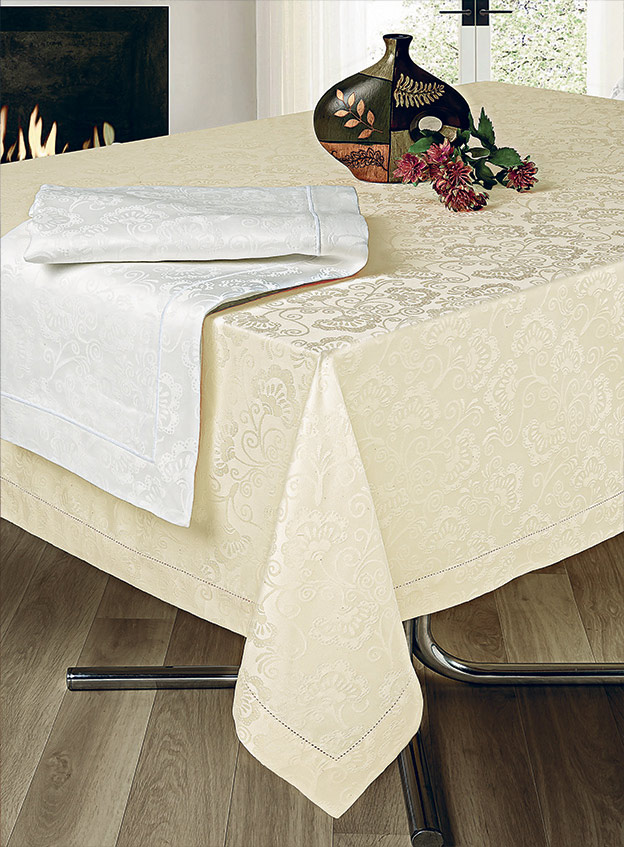 Dayse Jacquard Tablecloth