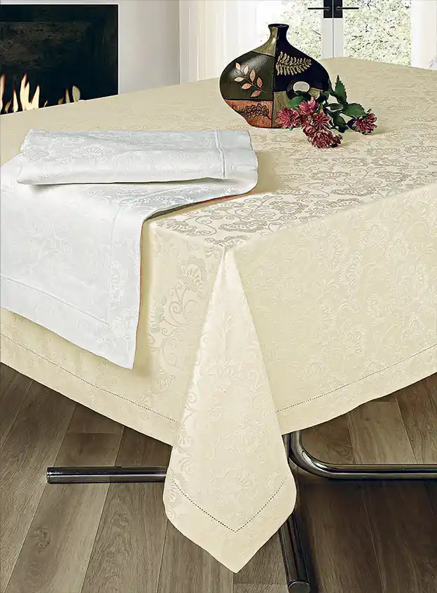 Dayse Jacquard Tablecloth