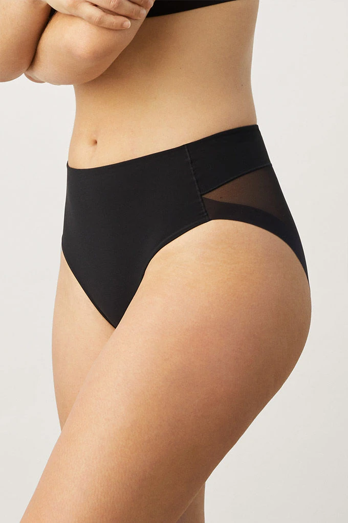 19610 Woman Shaping Briefs w/ Reinforcement