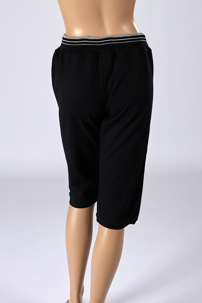 Woman Plain Knitted Bermuda Shorts w/ Pockets