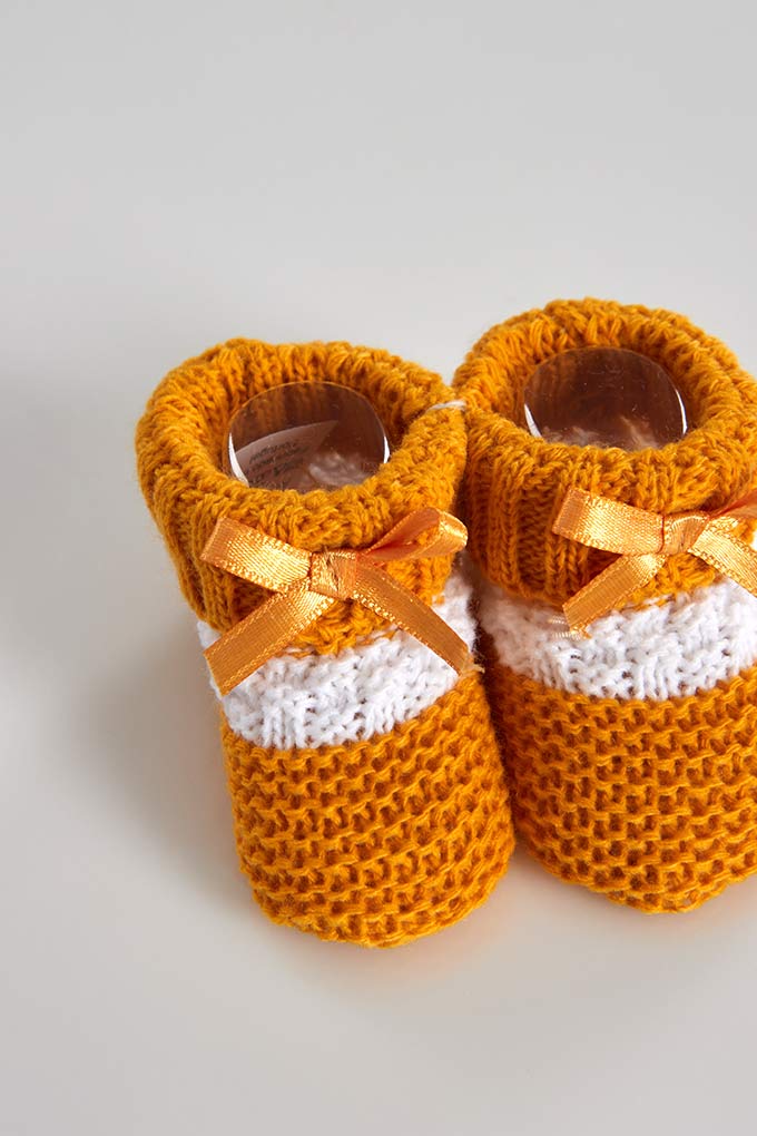 Bicolor Knitted Baby Booties