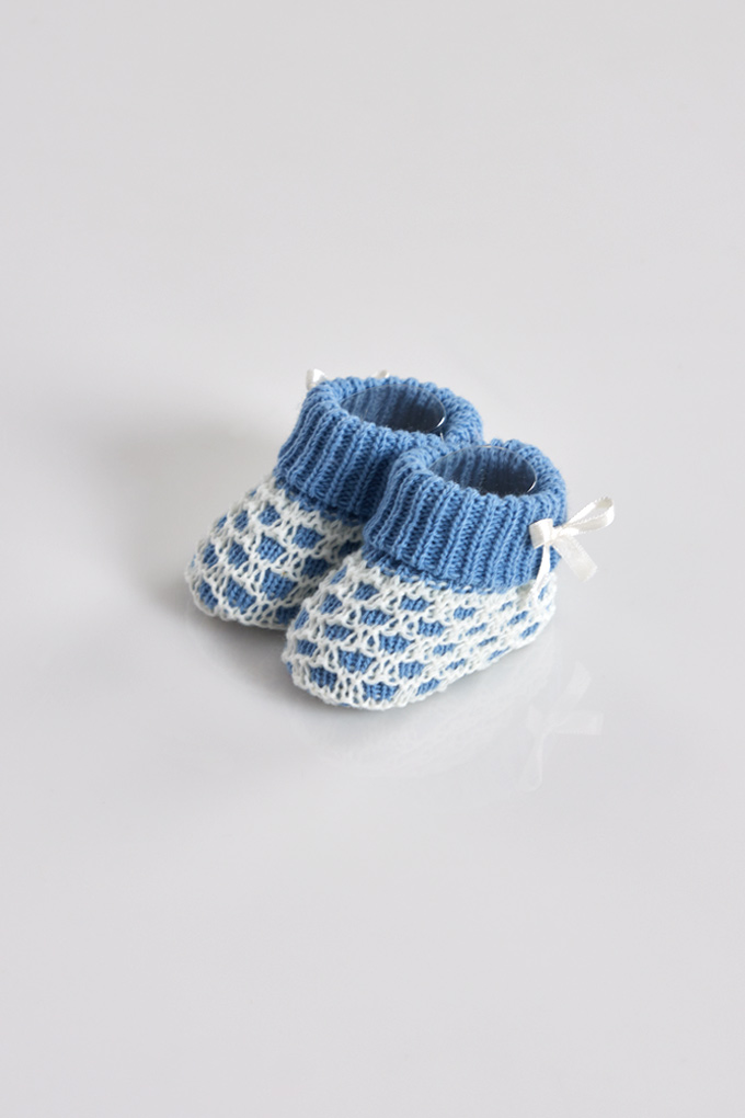 Knitted Baby Booties w/ Bow