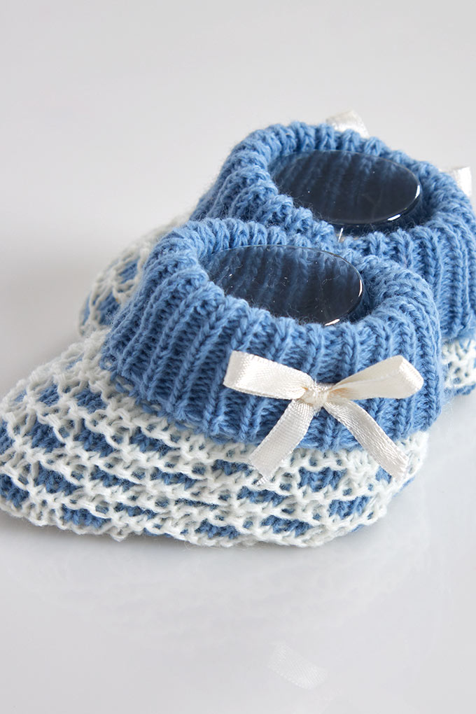 Knitted Baby Booties w/ Bow