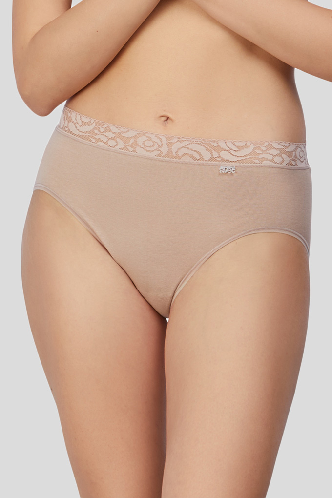 32642 Woman Laced Cotton Knickers