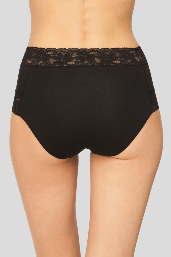 Woman Laced Cotton Knickers