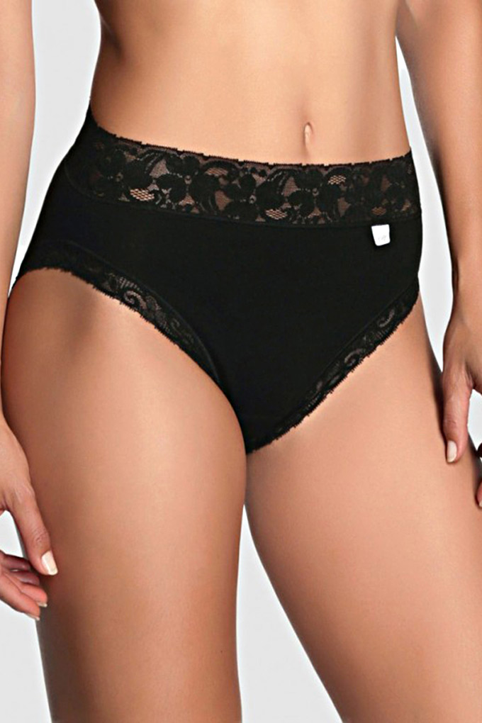 Woman Laced Cotton Knickers