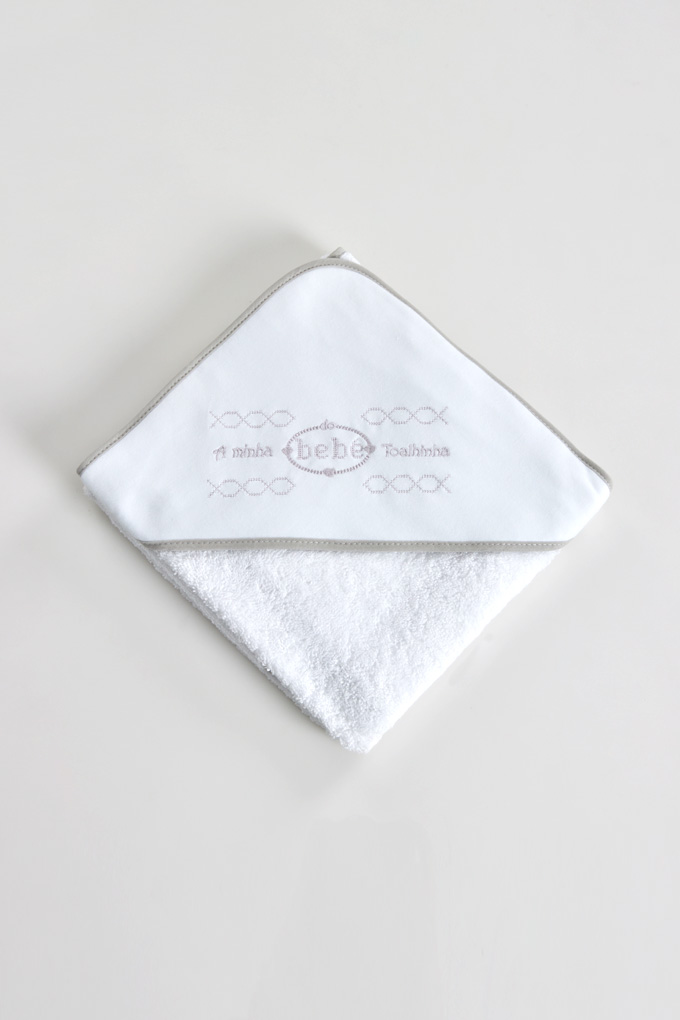 A Minha Toalhinha Embroidered Baby Towel