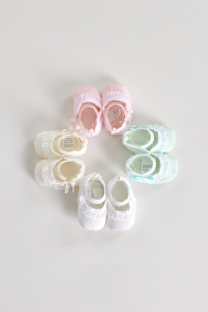 Baby Embroidered Booties w/ Elastic