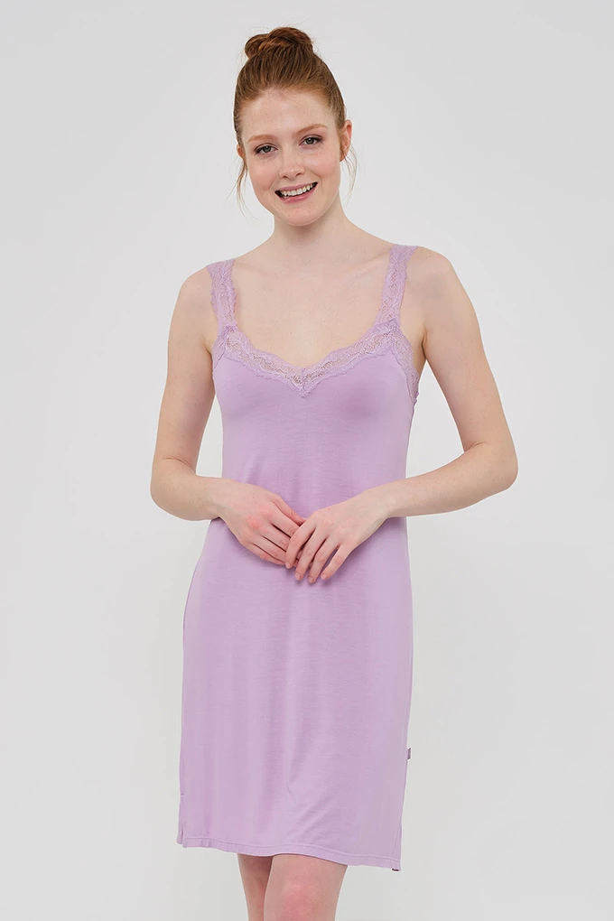 283009 Woman Laced Nightshirt