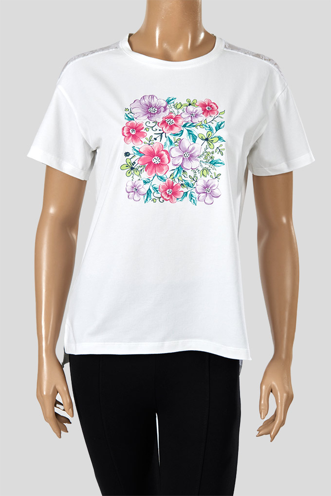 Flowers Woman Printed Tshirt w/ Lace
