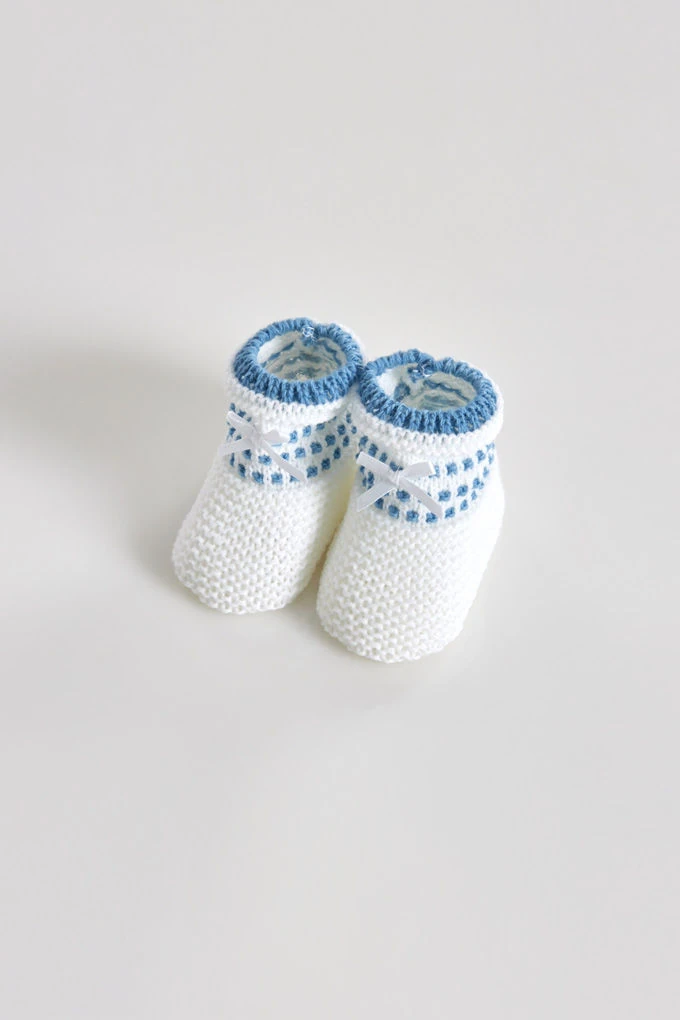 Box 4Pairs Baby Booties Knitted w/ Bow