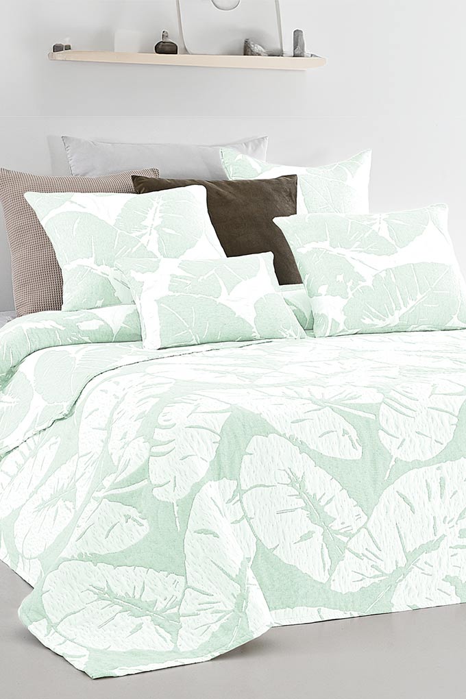 Lorena Jacquard Quilted Bedspread