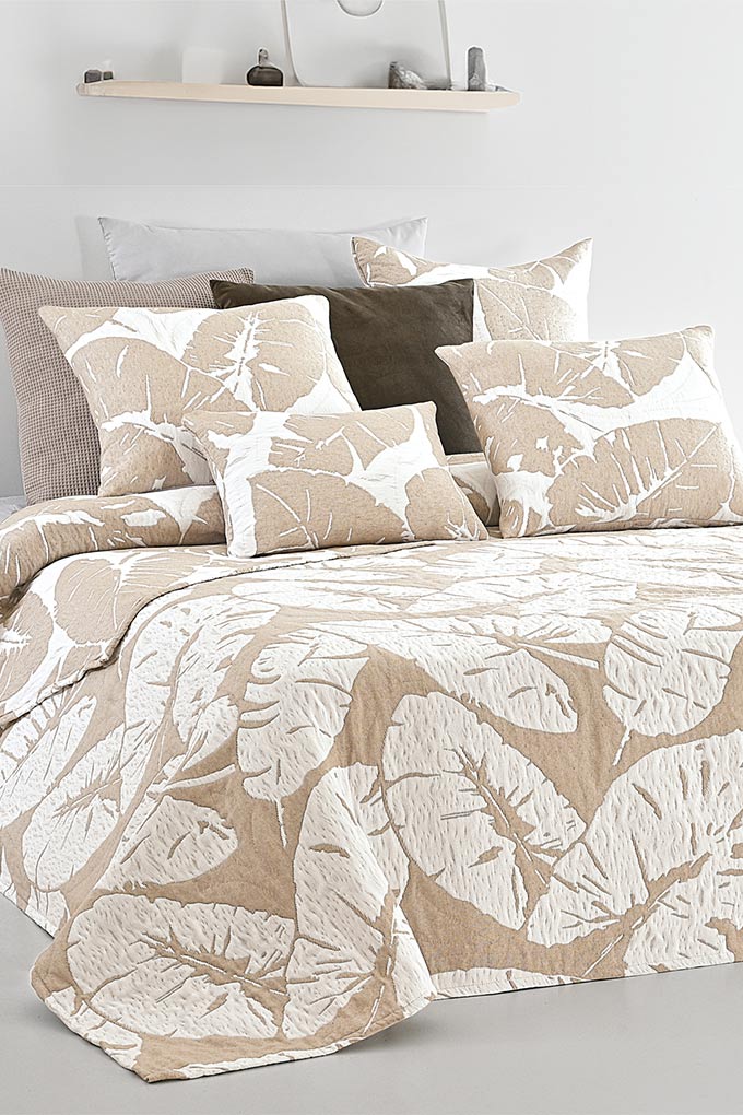Lorena Jacquard Quilted Bedspread