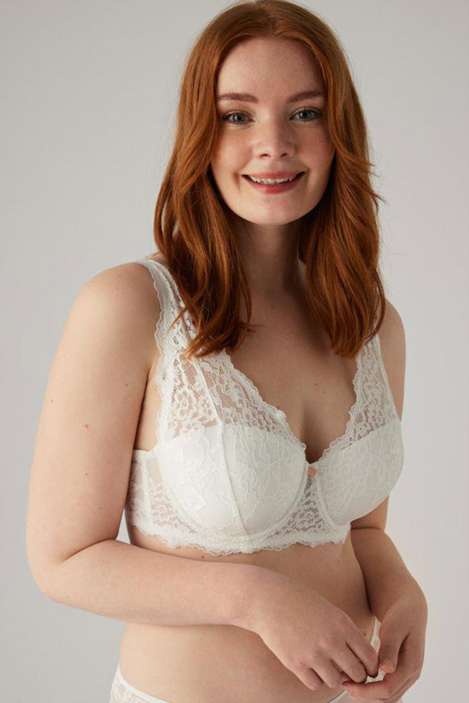 10690 Cup C Padded Laced Bra
