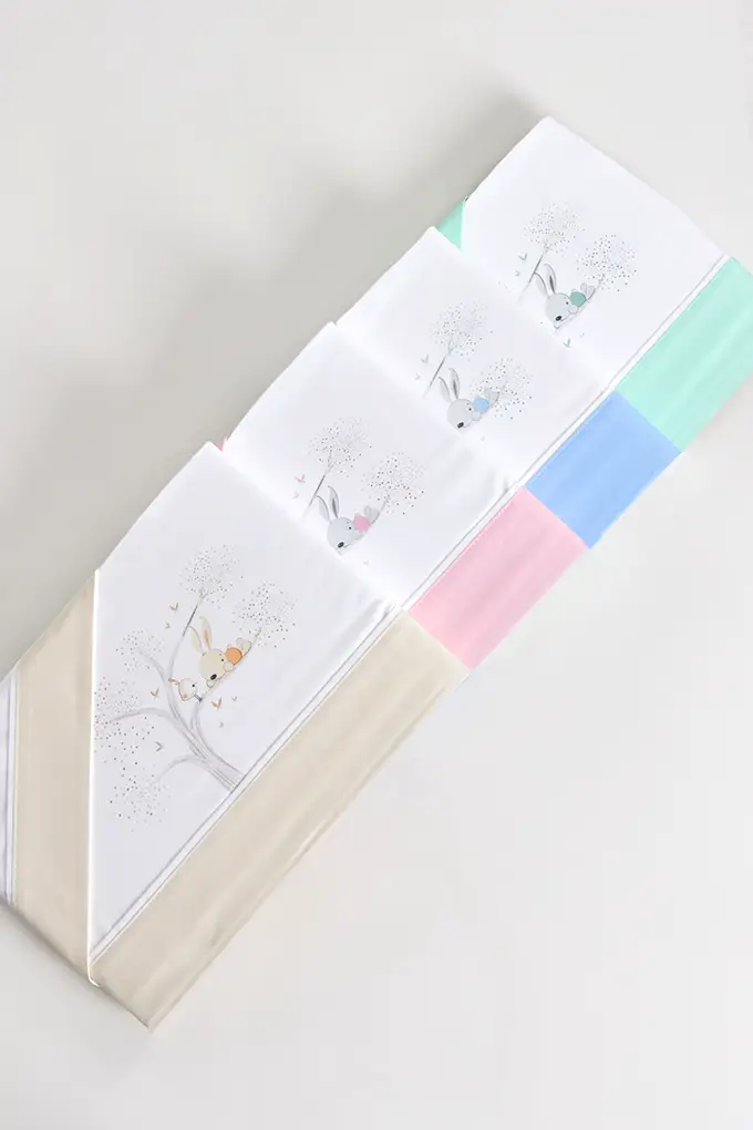 Friends Chatting Flannel Printed Baby Sheets Set