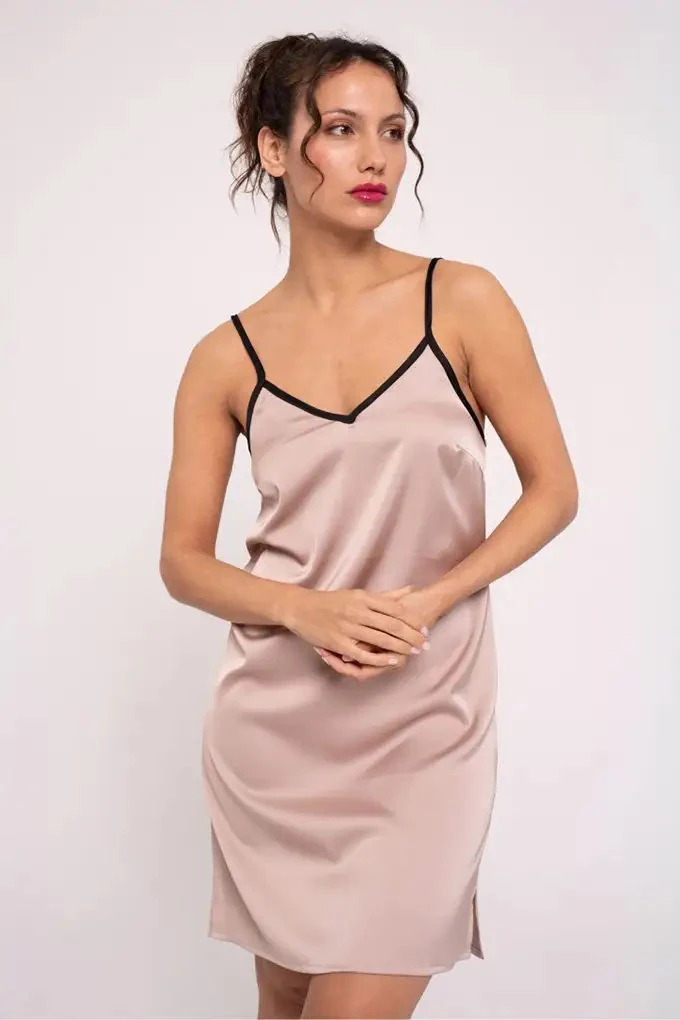 210052 Woman Satin Straps Nightshirt