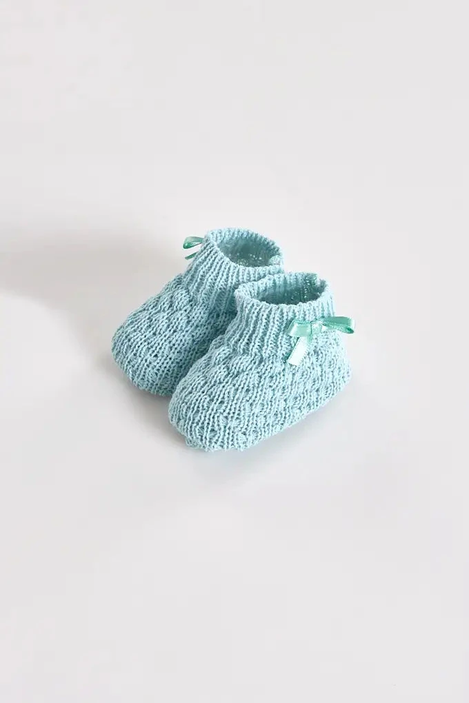 LC754P Perle Bicolor Knitted Baby Booties Bow