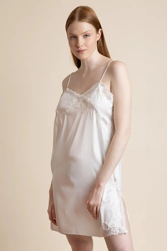 61380 Woman Laced Satin Night Shirt