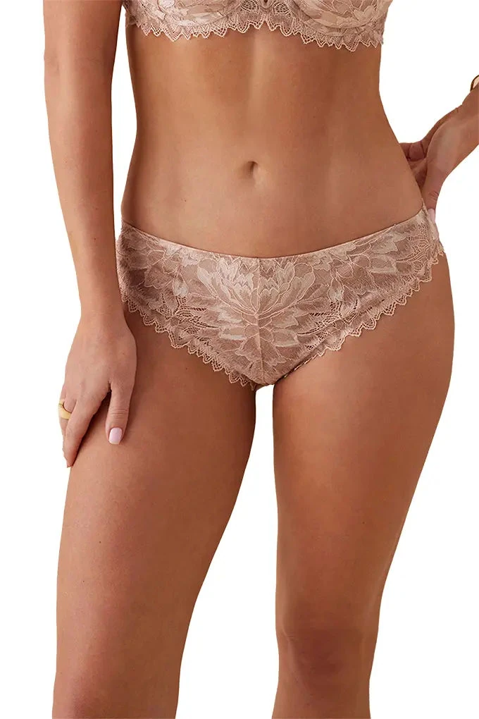 L6675 Woman Laced Brazilian Knickers