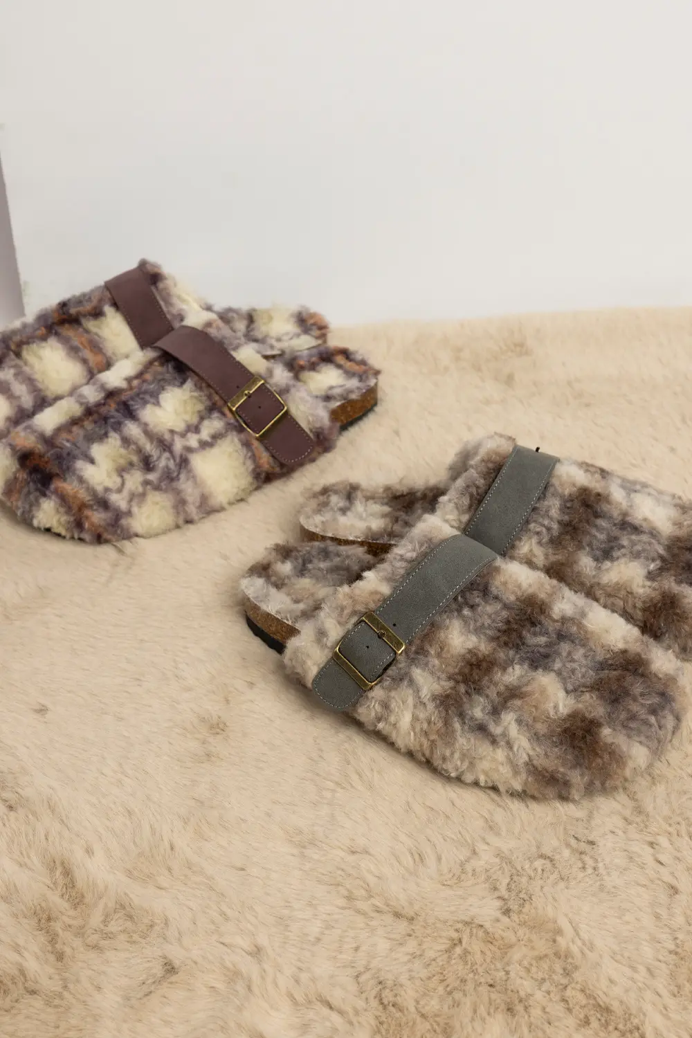Women Soft Fleece Plaid Buckle Clog Slippers Admas 69214