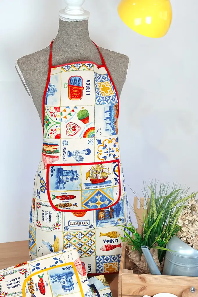 Lisboa Printed Twill Kitchen Aprons
