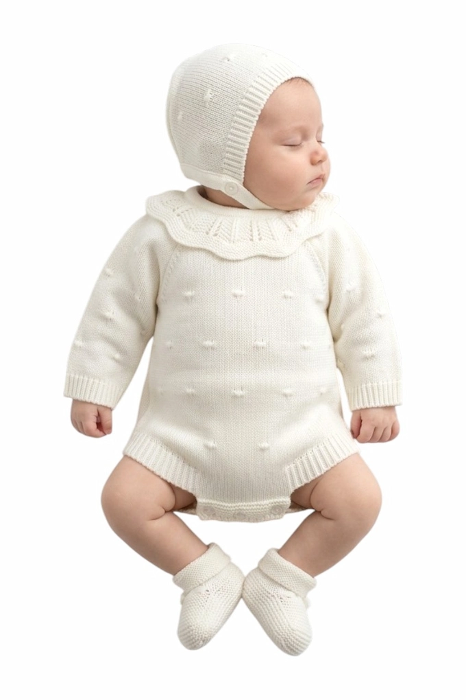 662 3 Pieces Knitted Baby Set