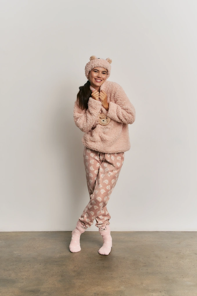 N22242 Woman Embroidered Sherpa Pyjama Set